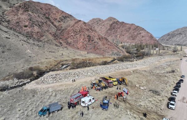 Ысык-Көлдүн Туура-Суу айылында селден коргоочу дамба курулду