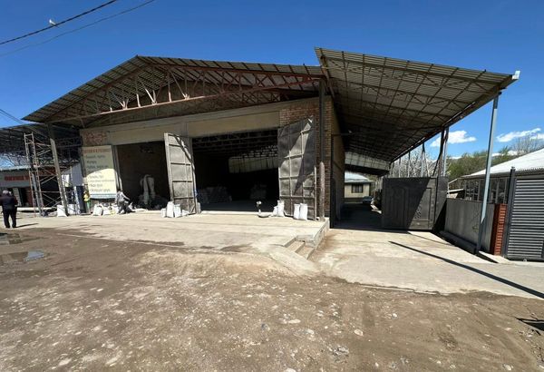 Таласта мыйзамсыз курулуп жаткан соода жайына чара көрүлдү