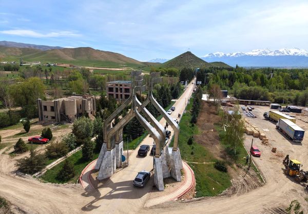 Орунтаев “Манас-Ордодогу” курулуш иштерин тездетүүнү талап кылды