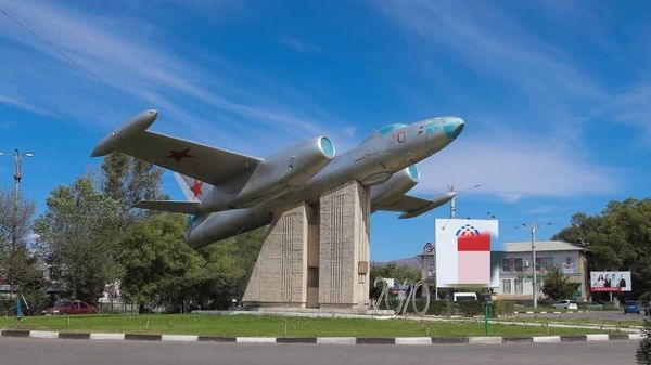 Мамлекеттик органдарды, ЖОЖдорду Токмокко көчүрүү демилгеленди