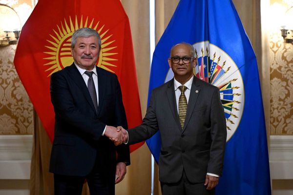 Адылбек Касымалиев Америка мамлекеттеринин уюмунун Башкы катчысы менен жолукту