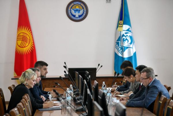 Бишкек менен Санкт-Петербург кызматташууну кеңейтүүнү талкуулашты
