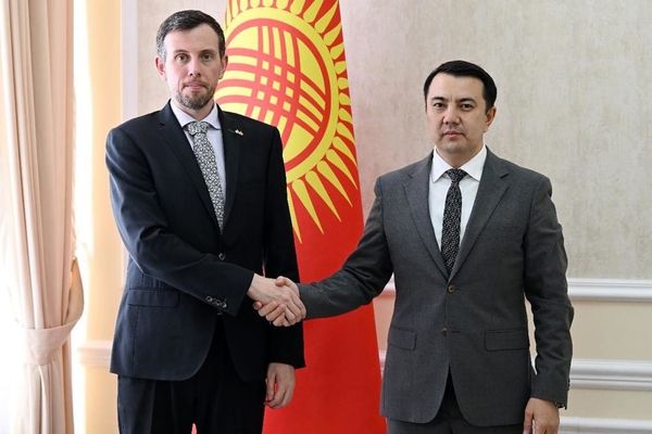 Англия кыргызстандыктар үчүн сезондук иштерге квотаны көбөйтөт