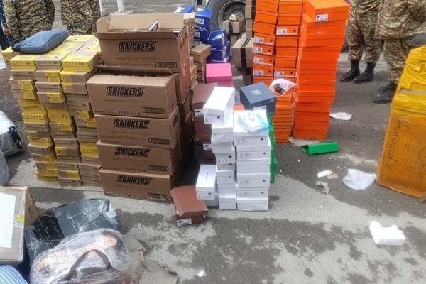 "Ак-Тилек – автожол" өткөрмө пунктунда мыйзамсыз 18,5 млн сомдук товар кармалды