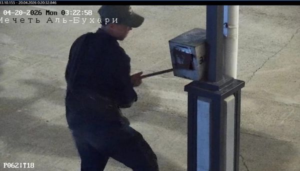 Кадамжайда садака кутусун бузган жигит кармалды