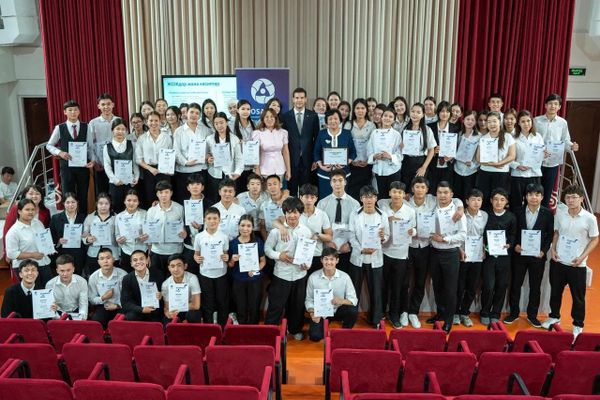 Келечектин кесиби жана таза энергетика: Бишкекте “Атомдук сабак” өттү