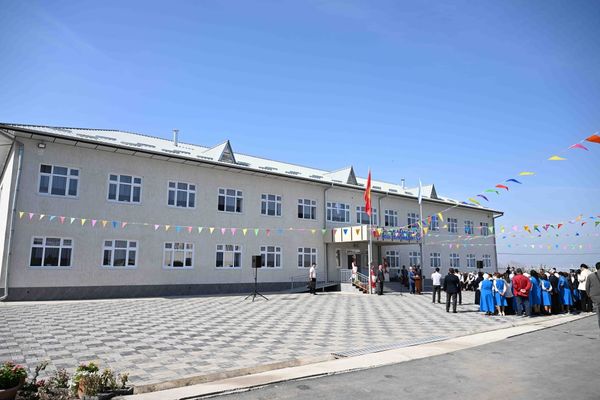 Тоң районунда 98 млн сомго мектеп курулду