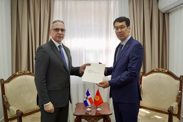 Кыргызстан менен Доминикандын соода-экономикасын өнүктүрүү боюнча талкуу өттү