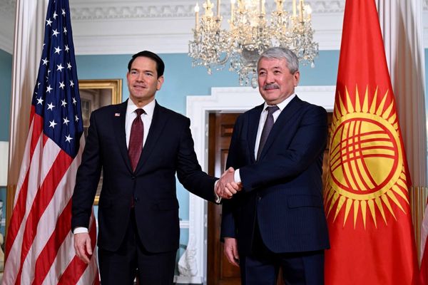 АКШ менен виза маселесин жеңилдетүү сүйлөшүлдү