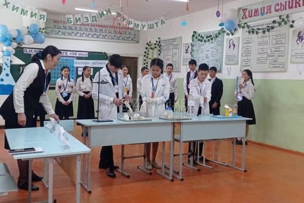 Билим берүү кызматкерлеринин эмгек акысы жогорулатылды