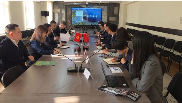 Кытай компаниясы күн, шамал электр станцияларына 1 млрд доллар салууга кызыкдар