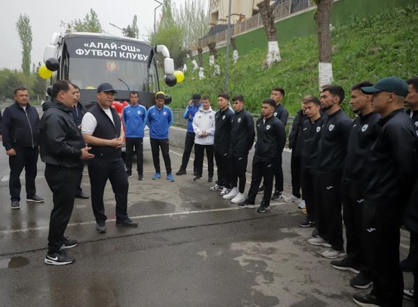 Ош мэри "Алай" футболдук клубуна автобус тапшырды