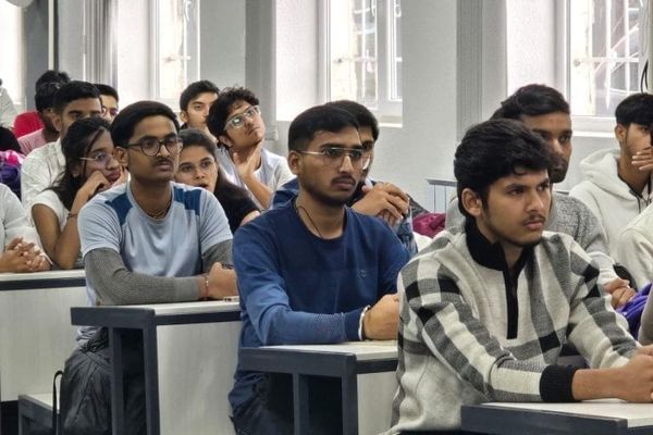 Чет элдик студенттерди кабыл алуу борбору ачылат