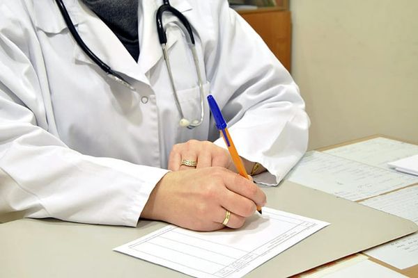 Кыргызстанда медициналык китепчелер электрондук китепчелерге өтөт