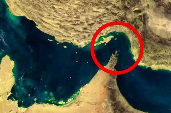 АКШ Ормуз кысыгын толугу менен бөгөттөгөнү маалым болду