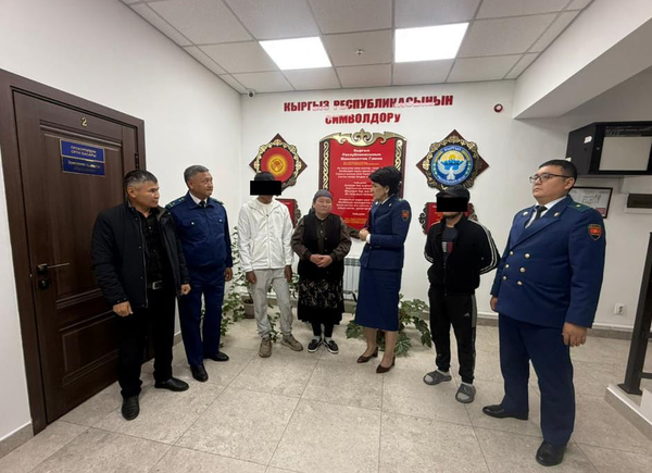 Нарында ата-энесиз балдарга балдарга жер тилкелери берилди