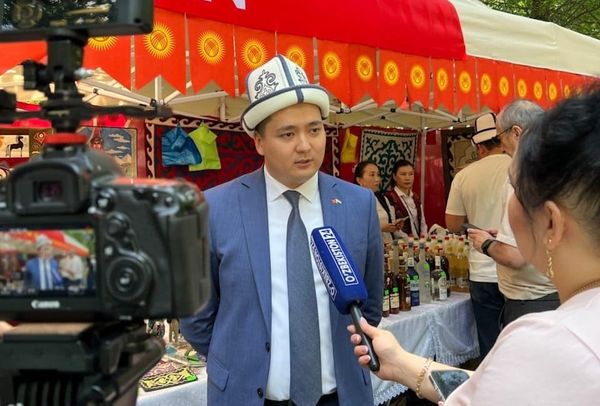 Кыргызстандын улуттук азыктары Ташкенттеги фестивалда чоң кызыгуу жаратты