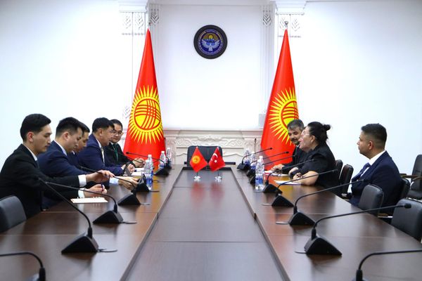 Бишкекте кыргыз-түрк бизнес форумуна байланыштуу жолугушуу өттү