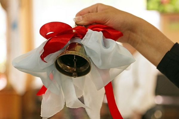 Кыргызстан боюнча акыркы коңгуроо салтанаты өтүүдө