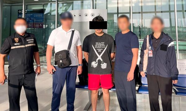 Таиланддан адам өлтүрүүгө шектелген эки кыргызстандык алынып келди