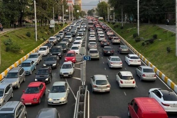 Жолдон тартип бузгандарды айдоочулук күбөлүктөн ажыратуу сунушталды