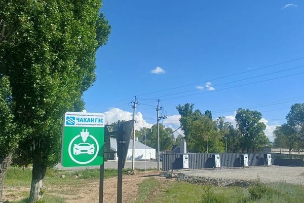 “Чакан ГЭС”  Түп жана Тоң райондорунда элетромобилдерди тейлеп баштады