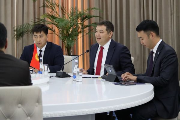 Кыргызстан менен Кытай өнөр жай кызматташтыгын кеңейтүүнү талкуулашты