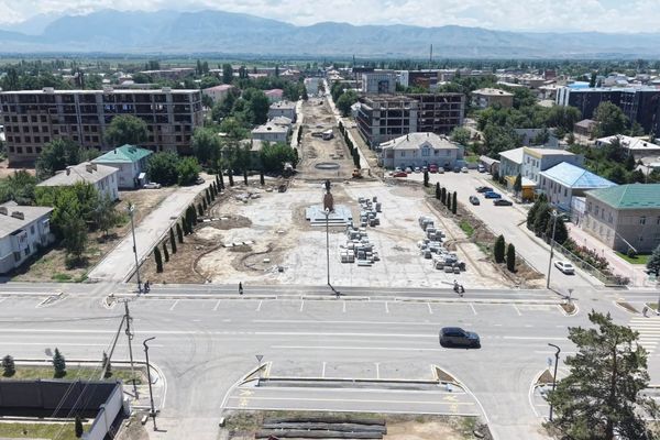 Талас шаарында борбордук аллея курулууда