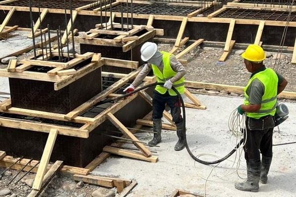 Нарында стадион 326 млн сомго оңдоп-түзөөдөн өтүүдө