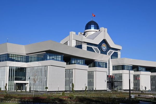Грузиянын премьер-министри иш сапары менен Кыргызстанга келет