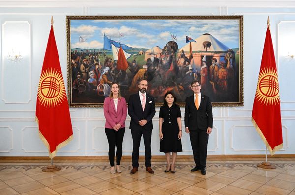Жогорку Кеңеште Нидерландия менен кызматташтык маселелери талкууланды