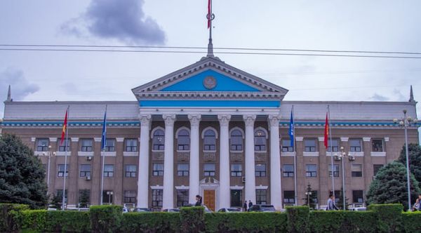 Бишкек шаардык мэриясы: Муниципалдык мүлктү сатууга тыюу салынат