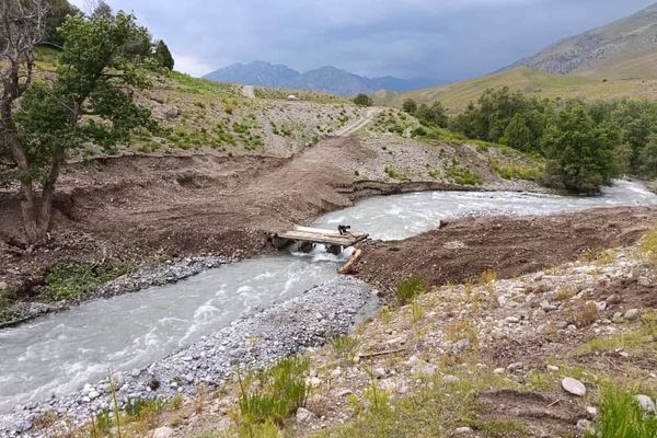 Чаткалда сел алып кеткен көпүрө калыбына келтирилди
