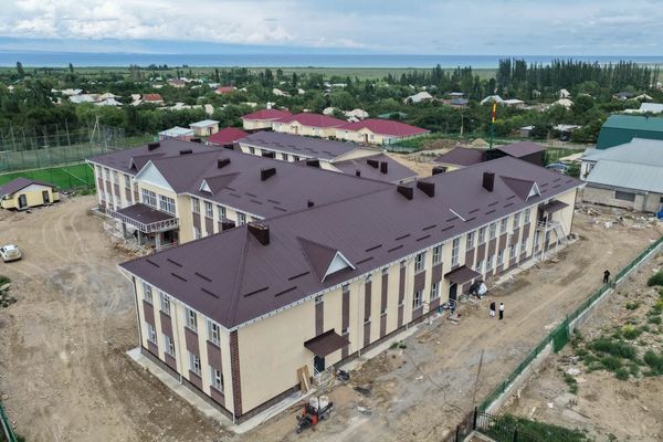 Тоңдун Кара-Талаа айылына 236 млн сомго мектеп курулду