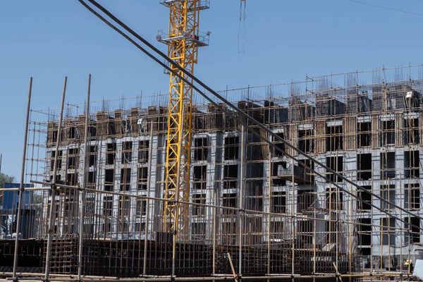 Авиация кызматкерлери үчүн турак жай курулууда