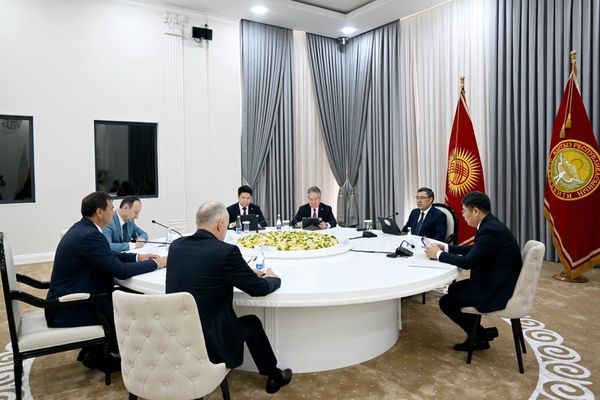 Садыр Жапаров Беларустун тышкы иштер министрин кабыл алды