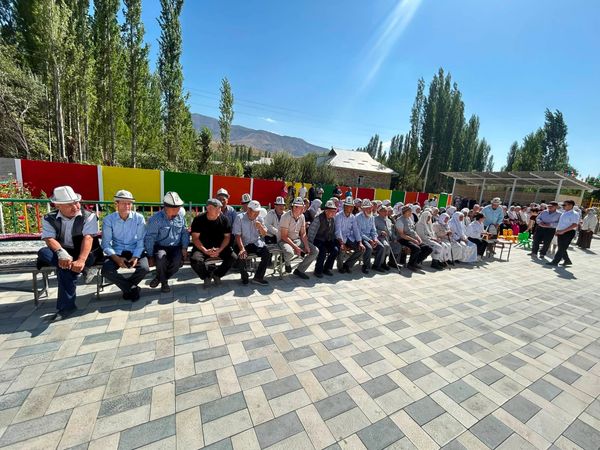 Ноокаттагы 300 окуучуга ылайыкталган мектепте 830 бала билим алууда