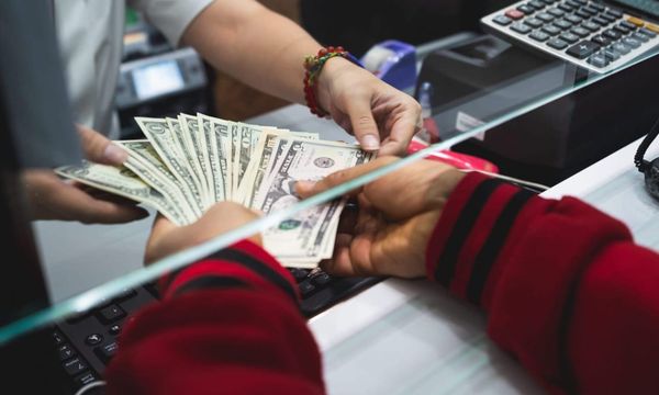 Валюта алмаштыруу эрежесин бузгандарга 17,5 миң сомдон айып салынды