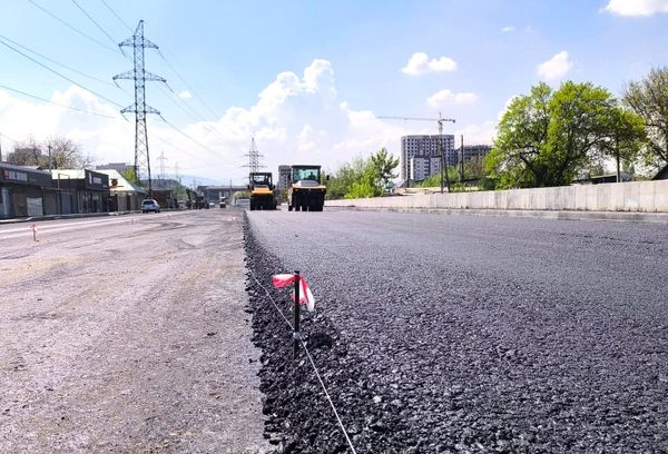 Кыргызстанда жети айда 1100 чакырым жолго асфальт төшөлдү