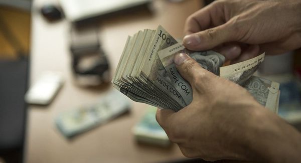 Министрлик жарандарга төлөнбөй калган 4,4 млн сом эмгек акыны өндүрүп берди
