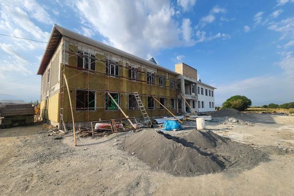 Аравандын Сырт айылына 109 млн сомдук мектеп курулууда