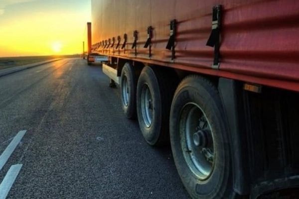 Бишкекте оор жүк ташуучу унааларга чектөө киргизилди