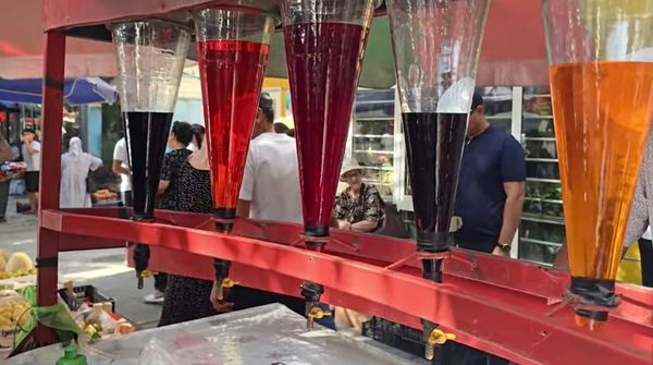 Манас шаарында газдалган суусундук сатуучу жайлардын коопсуздугу текшерилди