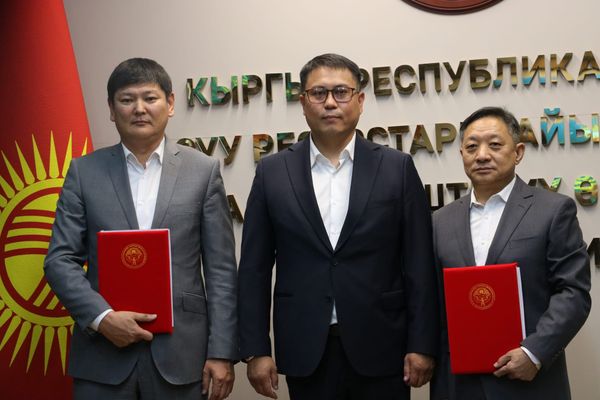 Кыргызстан Кытайдан 10 миң тонна жер семирткич алууну пландоодо