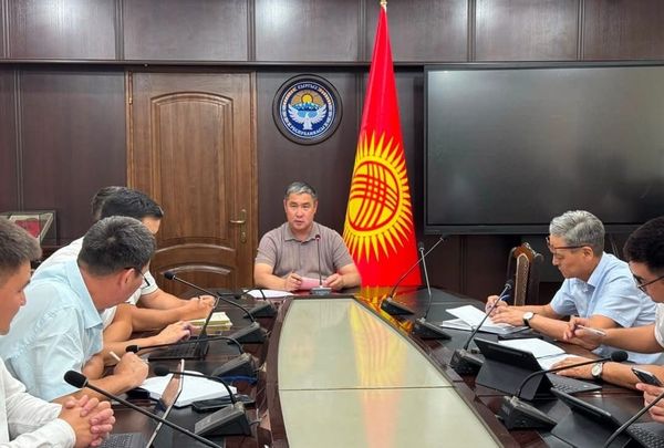 Кыргызстанда жолдорду кышка даярдоо иштери күчөтүлөт