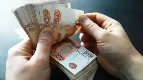 Улуттук банк накталай рублге байланыштуу кырдаалга түшүндүрмө берди