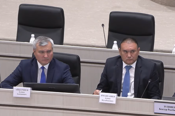 Жогорку кеңеш - эмгек министри менен юстиция министрин дайындоого макулдук берди