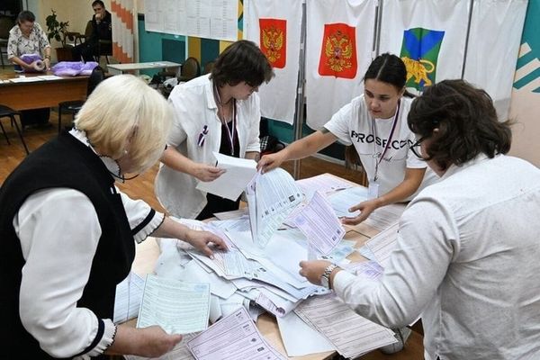 Мамлекеттик Думага шайлоо аяктады: “Единая Россия” 355 мандат алууга талапкер
