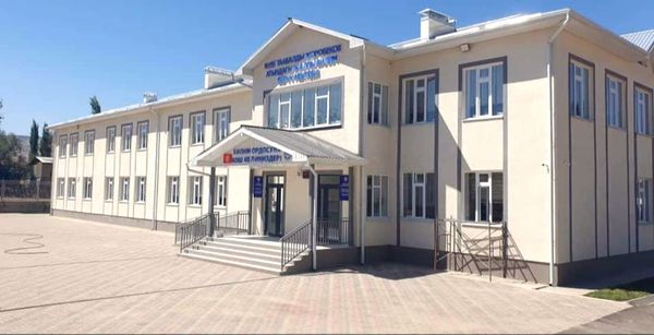 Өзгөндө жаңы окуу жылына карата 150 орундуу мектеп пайдаланууга берилди