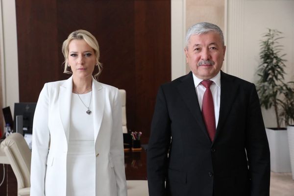 Адылбек Касымалиев Орусиянын Адам укуктары боюнча өкүлү Яна Лантратова менен жолугушту